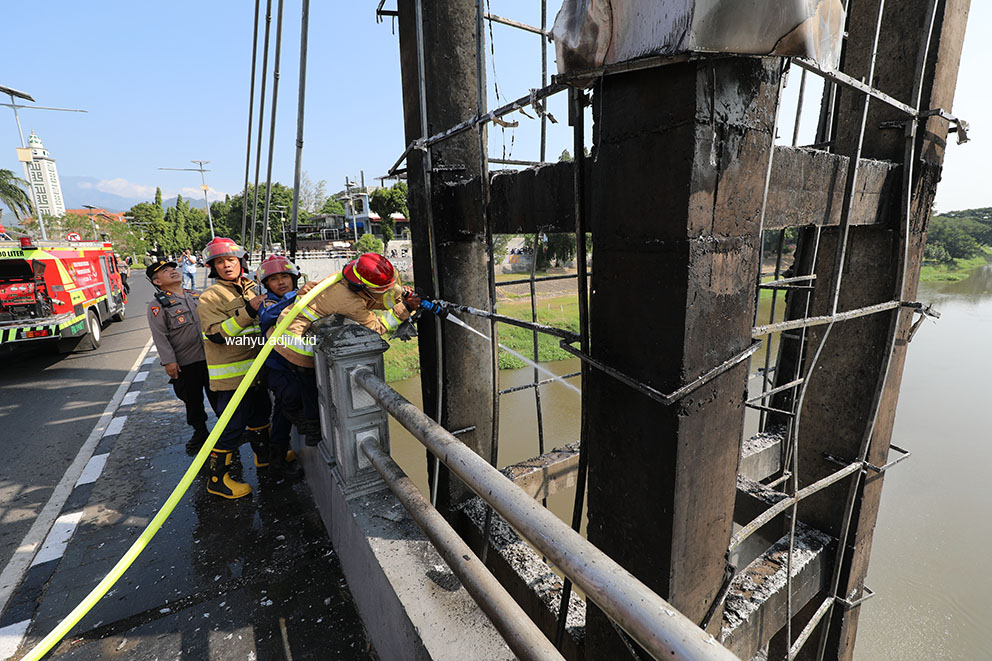 jwmbatan terbakar3